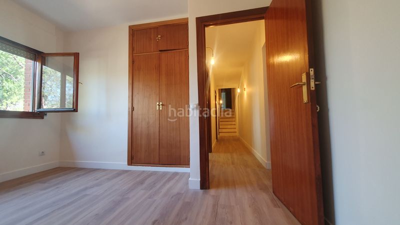 Foto c38416c5-014e-42f0-ae70-c2a01917b740. Rent chalet with fireplace heating parking pool in Valdemorillo