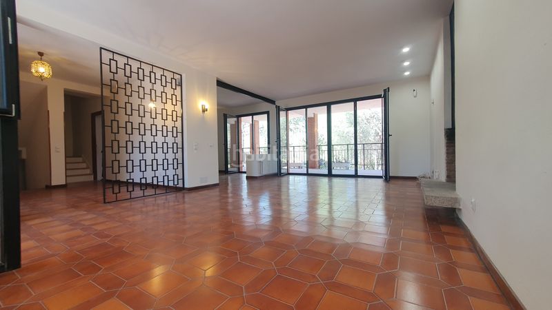 Foto dcd2c20e-218e-4b2f-a4ac-ed136718392f. Rent chalet with fireplace heating parking pool in Valdemorillo