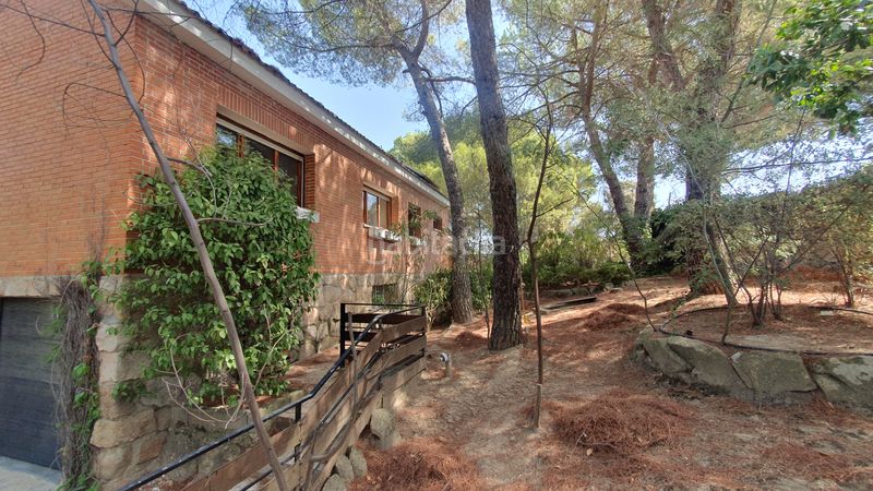 Foto f235a53a-1666-4feb-852d-522ea1ee9ea0. Rent chalet with fireplace heating parking pool in Valdemorillo