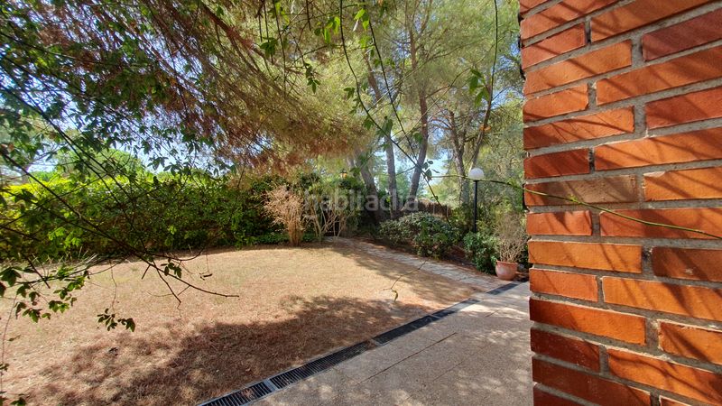 Foto f75de9a6-cf32-4521-bc1c-b6dae547635b. Rent chalet with fireplace heating parking pool in Valdemorillo