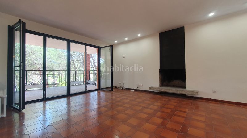 Foto f91767d3-b40d-4ce3-b731-a0e4c47ea65e. Rent chalet with fireplace heating parking pool in Valdemorillo