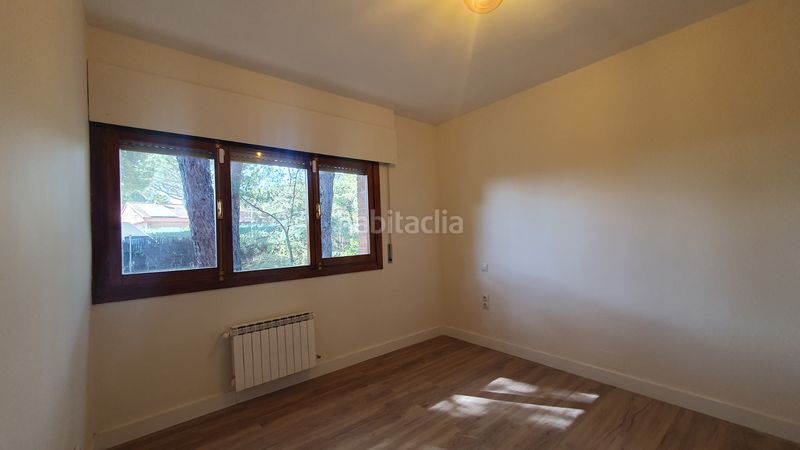 Foto fddf379d-cde6-4880-92d9-8f59a854f4c9. Rent chalet with fireplace heating parking pool in Valdemorillo