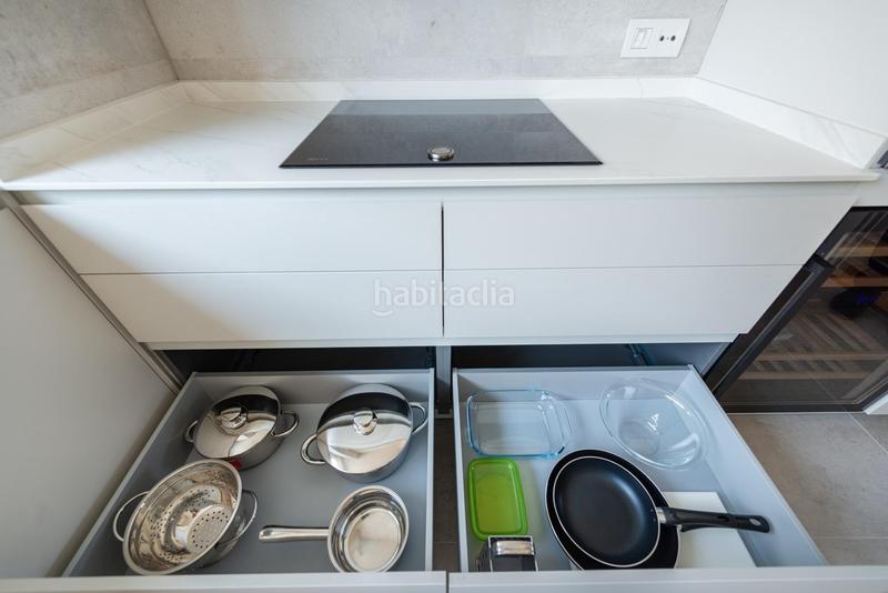 Foto 4568c2d8-92e2-4fbc-b639-2589c65f4476. Alquiler ático atico duplex de 5 dormitorios en residencial maravillas en Madrid