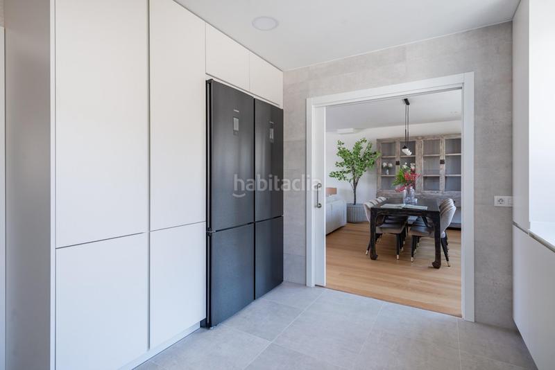 Foto 6a4ad70c-95ba-4367-9e49-fd25d7914e7d. Alquiler ático atico duplex de 5 dormitorios en residencial maravillas en Madrid