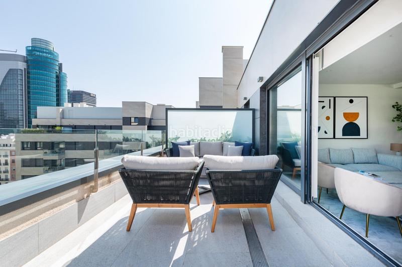 Foto 7f2c5ef7-d706-488c-b805-24df8336215b. Alquiler ático atico duplex de 5 dormitorios en residencial maravillas en Madrid