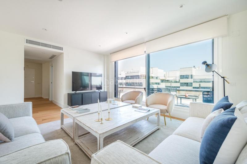 Foto 8860b8bf-3e21-41e6-bdcf-6e84f0b61261. Alquiler ático atico duplex de 5 dormitorios en residencial maravillas en Madrid