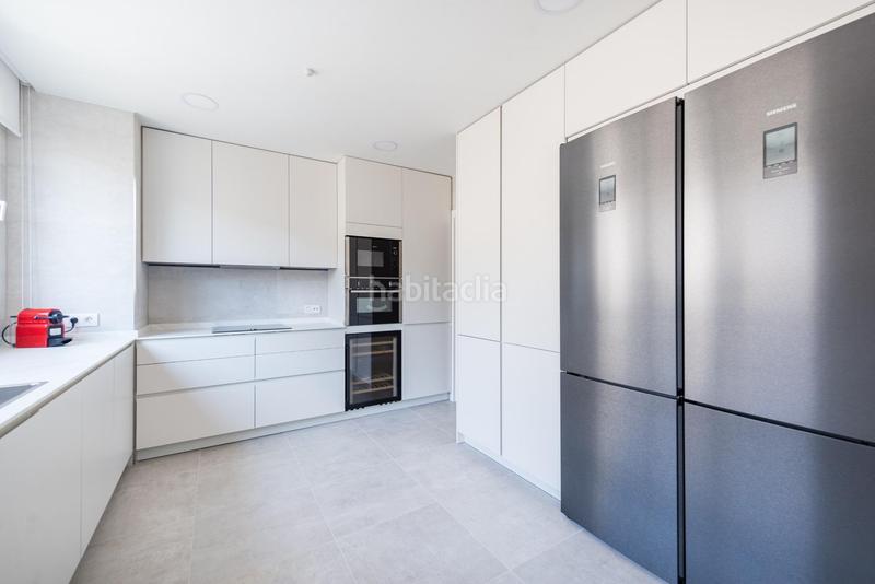 Foto a18a764c-d221-4d7d-b27d-dedc8a13d7a8. Alquiler ático atico duplex de 5 dormitorios en residencial maravillas en Madrid