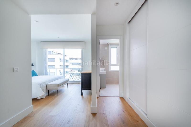 Foto b9eda54c-ff2b-431a-bb2d-f58f8230c728. Alquiler ático atico duplex de 5 dormitorios en residencial maravillas en Madrid