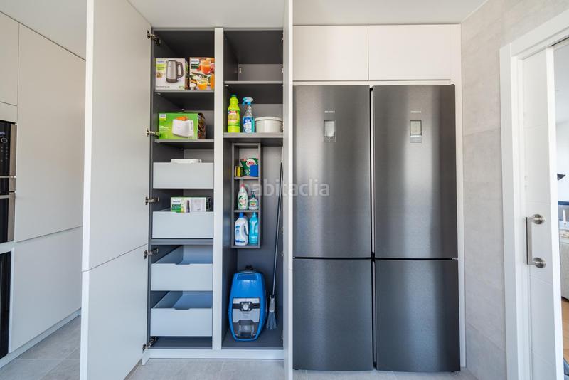 Foto e2833f6c-1dc6-446b-a4d4-f56884636fb3. Alquiler ático atico duplex de 5 dormitorios en residencial maravillas en Madrid