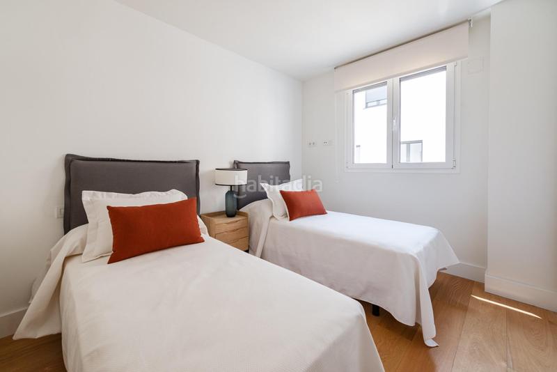 Foto 27d5fdeb-61f7-4b26-8a00-a346f1f34cea. Rent penthouse with heating parking pool in Ríos Rosas-Nuevos Ministerios Madrid