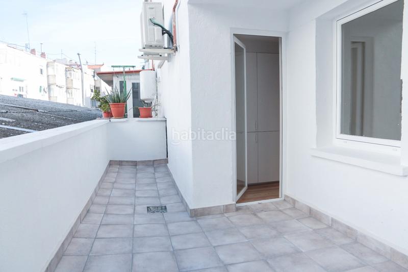 Foto 7c60853e-2757-4c3b-953c-f2a1681f807b. Piso gilmar rio vende excelente oportunidad de inversión en el barrio de San Fermín. en Madrid
