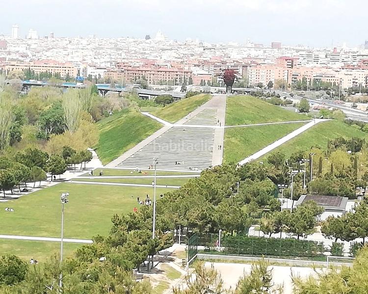 Foto 84bd2ef1-edf3-4245-b004-ec57dc93b25d. Piso gilmar rio vende excelente oportunidad de inversión en el barrio de San Fermín. en Madrid