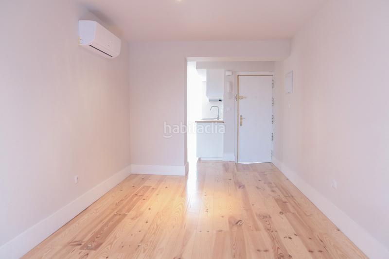 Foto 8fba70f3-9652-41d0-81c8-3572d106267e. Piso gilmar rio vende excelente oportunidad de inversión en el barrio de San Fermín. en Madrid