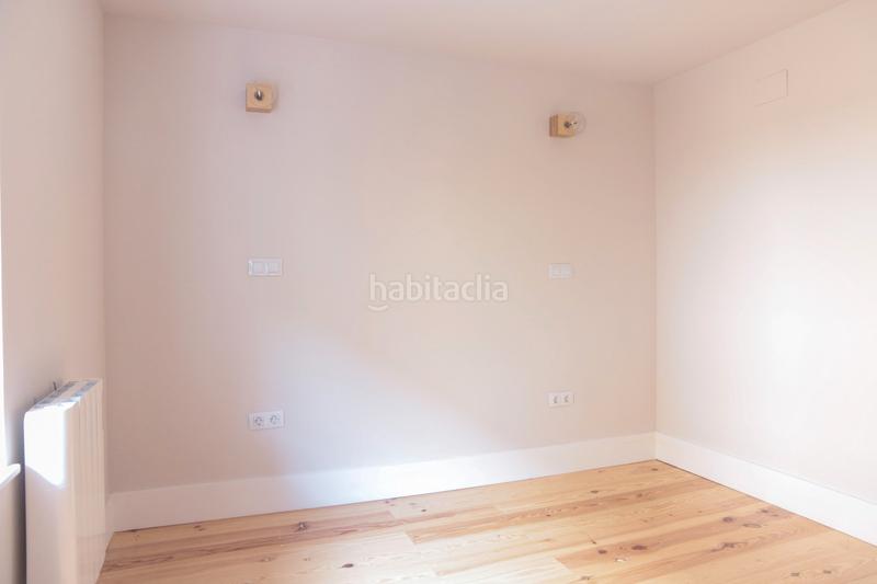 Foto bd817ce9-8e50-40b8-85dc-e013e9aef615. Piso gilmar rio vende excelente oportunidad de inversión en el barrio de San Fermín. en Madrid