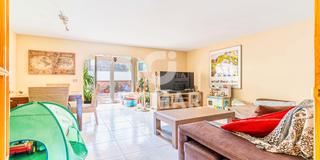 Casa aparellada a Orcasitas. Chalet pareado en orcasitas de 95 m2 repartido en  planta