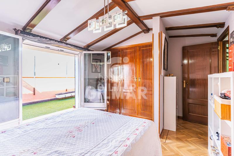 Foto 0a3e4dbc-4c0f-4195-80c5-01caf048e200. Duplex avec chauffage parking dans Almendrales Madrid