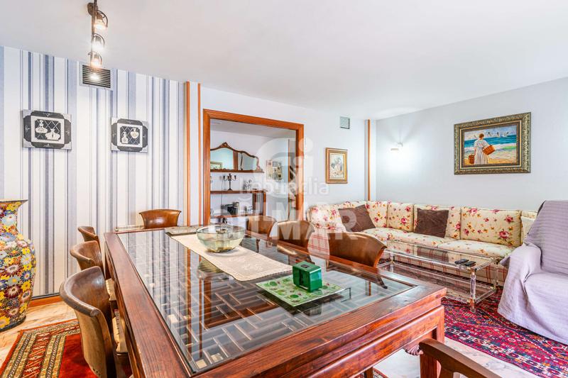 Foto 18693c1b-a639-47cc-880e-bfdfb87c078e. Duplex avec chauffage parking dans Almendrales Madrid