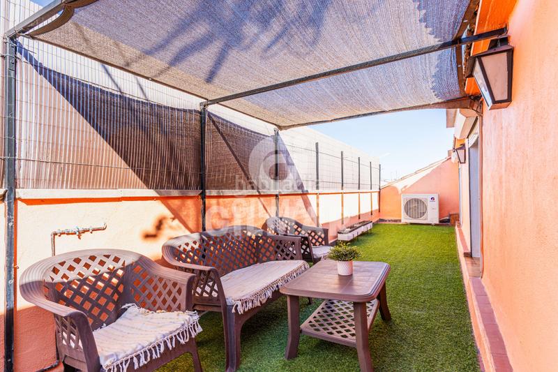 Foto 1c5b1dc8-c649-41b5-8631-cee6682a5630. Duplex avec chauffage parking dans Almendrales Madrid