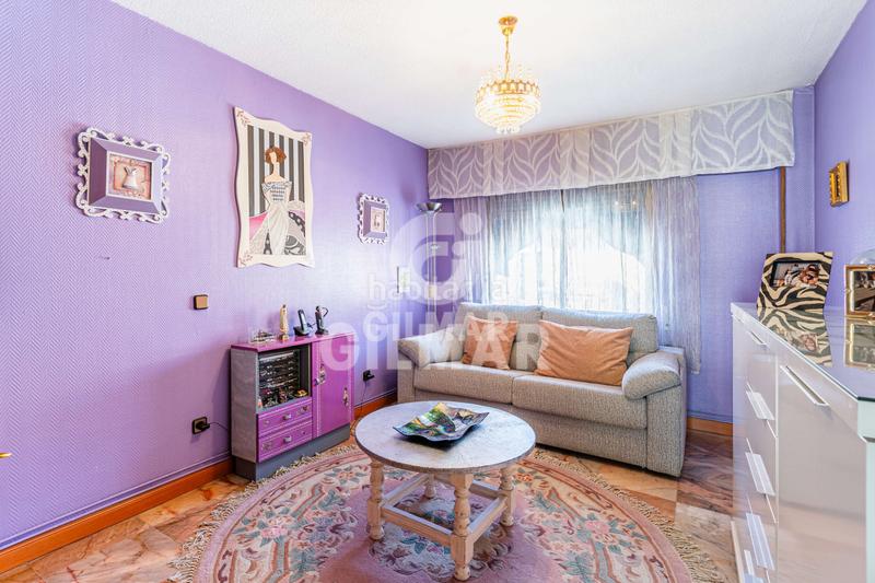 Foto 358c2e9c-b802-4720-8a3c-f187f7594ef4. Duplex avec chauffage parking dans Almendrales Madrid