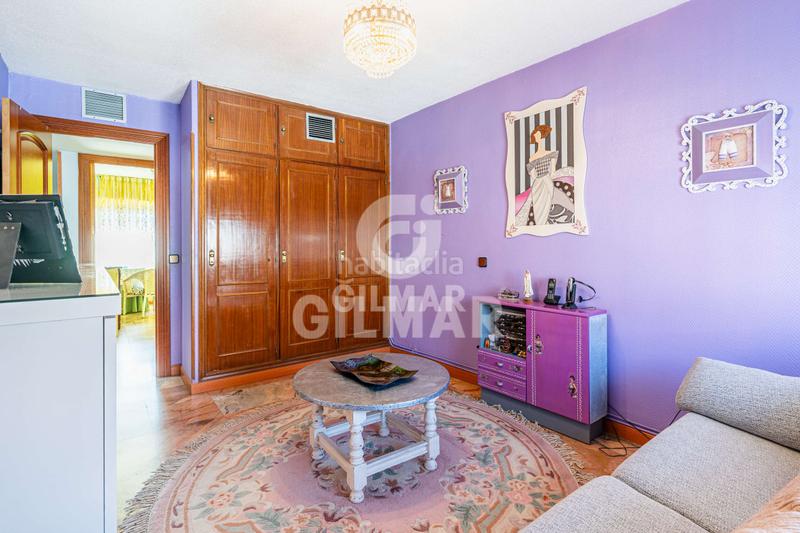 Foto 3be36a51-6f79-4b88-b7c4-52a7ea161515. Duplex avec chauffage parking dans Almendrales Madrid