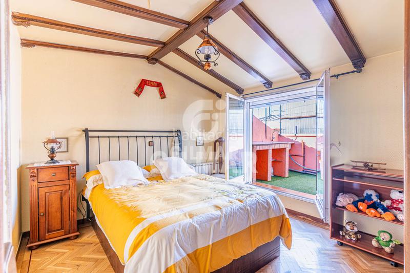 Foto a3e0fb7c-c36a-4759-85c7-53e3a3521866. Duplex avec chauffage parking dans Almendrales Madrid