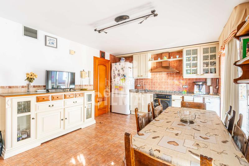 Foto bddc4212-dd35-40c0-9779-68a3eb248fe1. Duplex avec chauffage parking dans Almendrales Madrid