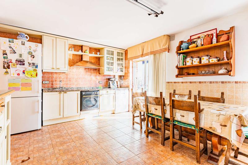 Foto e89db732-e646-403d-b402-8bdcf11856ff. Duplex avec chauffage parking dans Almendrales Madrid