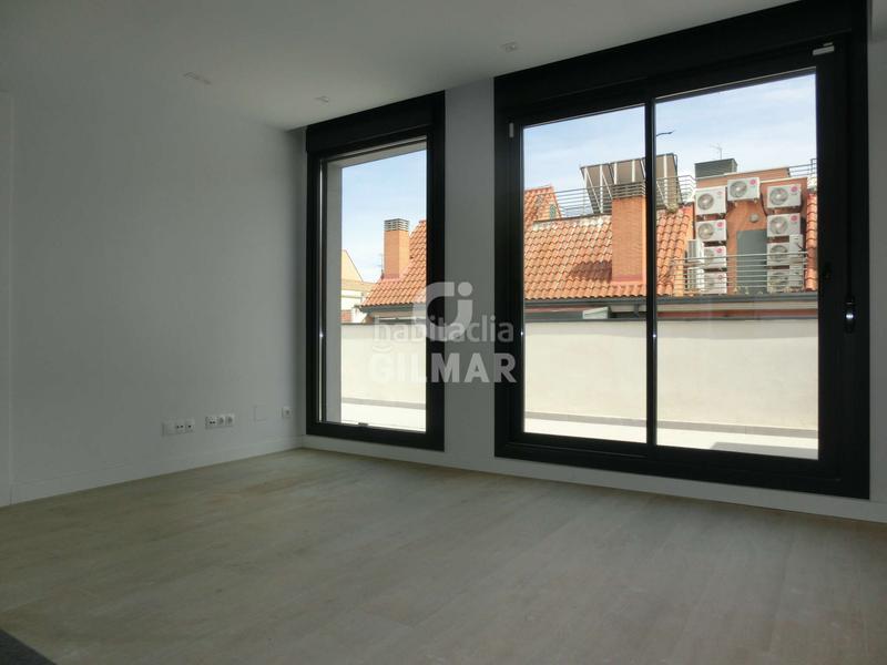 Foto 58aa5892-668f-4759-9230-3c19c56f0226. Ático presentamos esta exclusiva vivienda de obra nueva 2025, un ático dúplex con una espectacular terraza de 30 m, ideal para disfrutar en Madrid