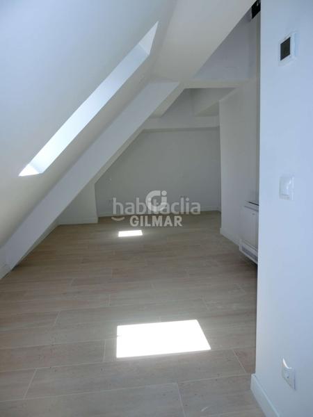 Foto 92a2f33e-a5de-472f-901a-632136b13e75. Ático presentamos esta exclusiva vivienda de obra nueva 2025, un ático dúplex con una espectacular terraza de 30 m, ideal para disfrutar en Madrid