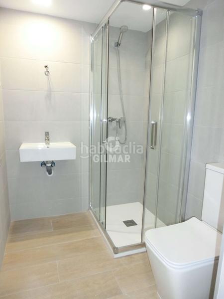 Foto 9fef918d-0beb-4633-aacb-4851f8345260. Ático presentamos esta exclusiva vivienda de obra nueva 2025, un ático dúplex con una espectacular terraza de 30 m, ideal para disfrutar en Madrid