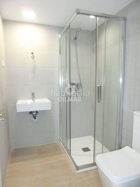 Foto e4170810-c00f-4358-a551-1179fa25ccfb. Ático presentamos esta exclusiva vivienda de obra nueva 2025, un ático dúplex con una espectacular terraza de 30 m, ideal para disfrutar en Madrid