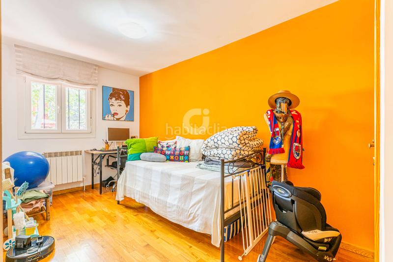 Foto 1085ab08-954d-4af0-94cc-e7b3f636ea4c. Towny house with heating in Orcasitas Madrid