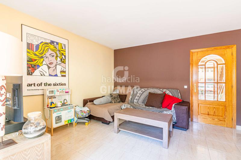 Foto 28e75c9b-e2fe-4745-855b-ce659ea06b04. Towny house with heating in Orcasitas Madrid