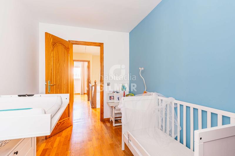 Foto 679eca14-7ae4-4bfa-b67a-c76f16652f37. Towny house with heating in Orcasitas Madrid