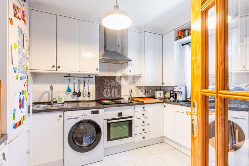 Foto b861fa20-1d14-45bc-aa02-750c051b14ae. Towny house with heating in Orcasitas Madrid