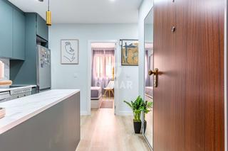 Appartement à Pradolongo. Este elegante piso de dos dormitorios y un baño está situado en