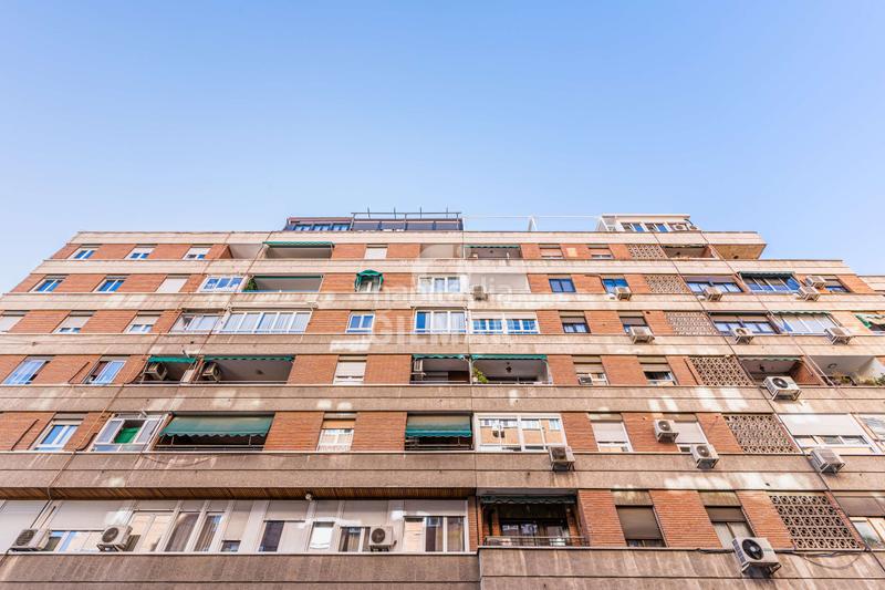 Foto 3e3bf40d-55ca-4f02-9ea3-8c8a60c171ad. Attico con riscaldamento parcheggio in Moscardó Madrid