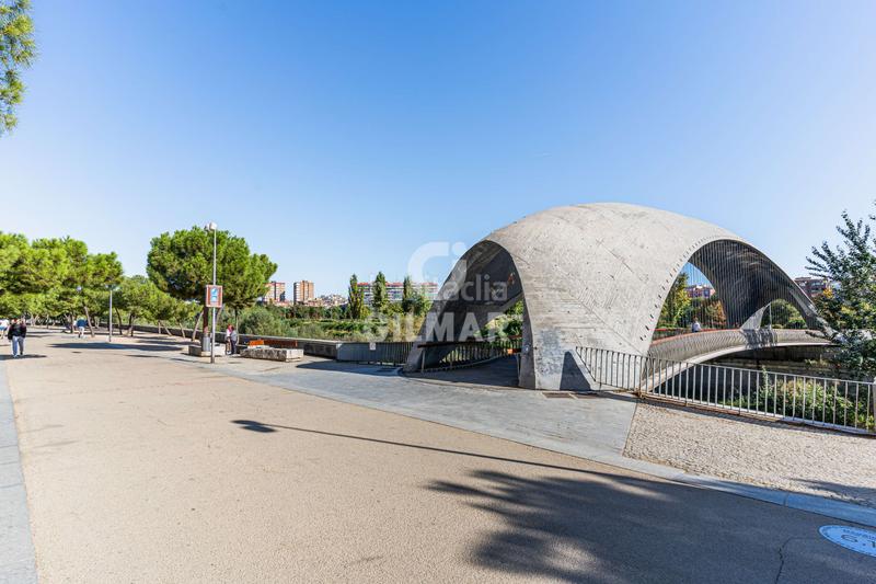 Foto cddb0968-f5bd-4352-b366-fd9672092250. Attico con riscaldamento parcheggio in Moscardó Madrid