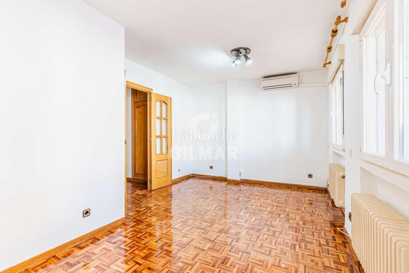 Foto d69bcc35-3bca-4d4c-906a-48c730789ee9. Attico con riscaldamento parcheggio in Moscardó Madrid