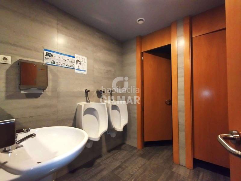 Foto b8b9b75d-772d-4437-a0ed-8f1525de0f15. Office space with heating parking in Las Águilas Madrid