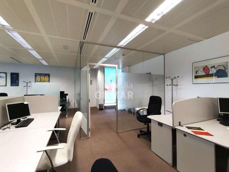Foto de85ecca-c6bb-4d5d-99ce-4ad86fc3cafa. Office space with heating parking in Las Águilas Madrid
