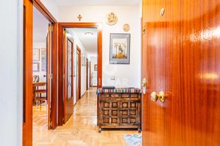 Pis a Campamento. Descubre esta majestuosa vivienda en altura ubicada en el distri