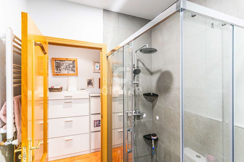 Casa adosada descubre el lujo y la comodidad en este impresionante chalet individual, ubicado en el barrio de cuatro vientos, en el distrito de en Madrid - Imagen 18