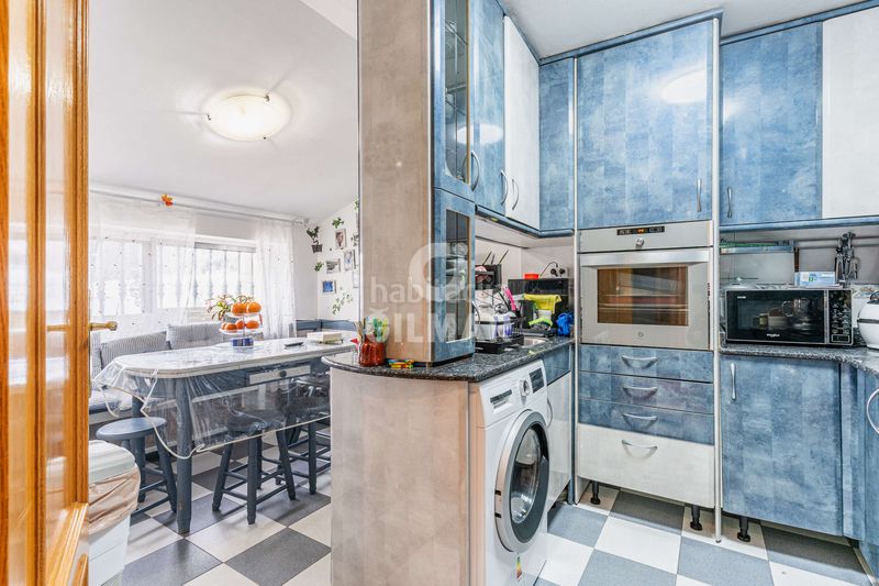 Casa adosada descubre el lujo y la comodidad en este impresionante chalet individual, ubicado en el barrio de cuatro vientos, en el distrito de en Madrid - Imagen 22