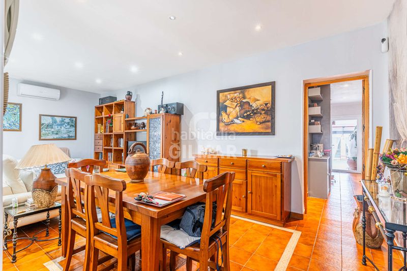 Casa adosada descubre el lujo y la comodidad en este impresionante chalet individual, ubicado en el barrio de cuatro vientos, en el distrito de en Madrid - Imagen 2