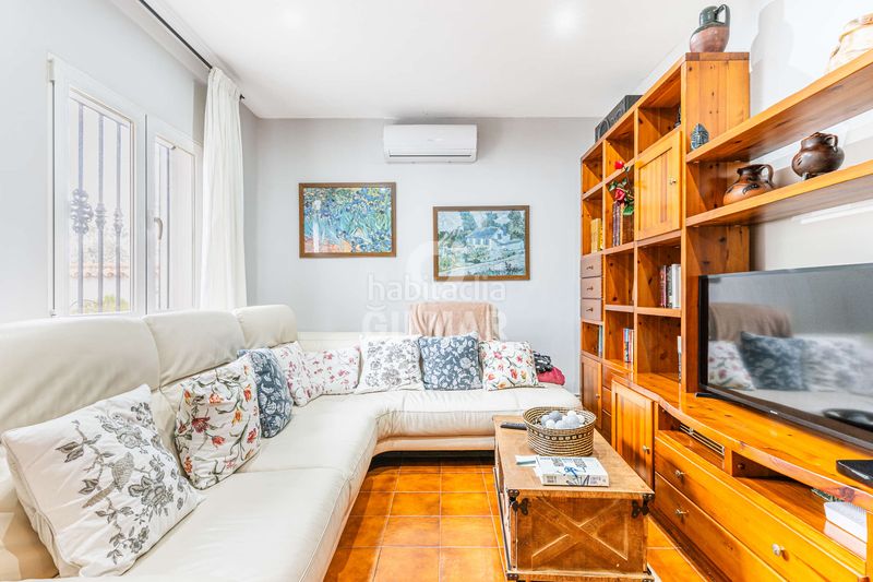 Casa adosada descubre el lujo y la comodidad en este impresionante chalet individual, ubicado en el barrio de cuatro vientos, en el distrito de en Madrid - Imagen 5