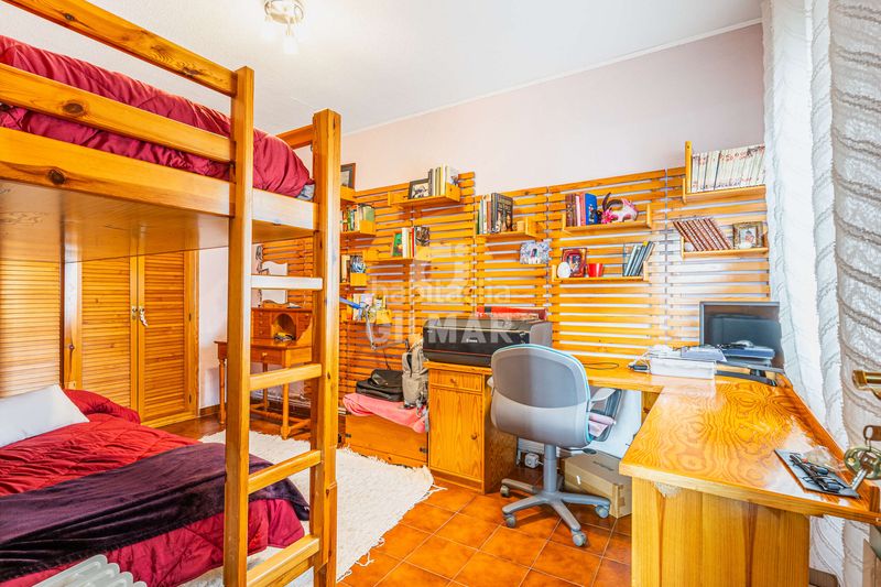 Casa adosada descubre el lujo y la comodidad en este impresionante chalet individual, ubicado en el barrio de cuatro vientos, en el distrito de en Madrid - Imagen 9