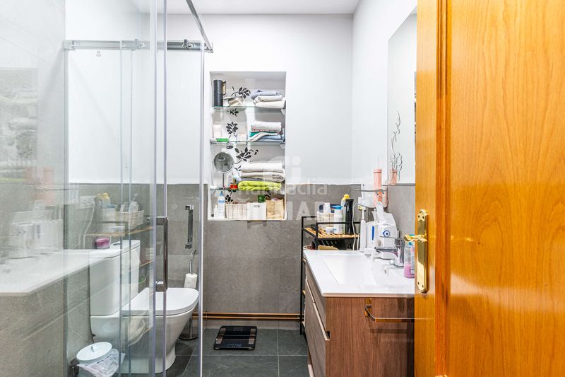 Casa adosada descubre el lujo y la comodidad en este impresionante chalet individual, ubicado en el barrio de cuatro vientos, en el distrito de en Madrid - Imagen 17