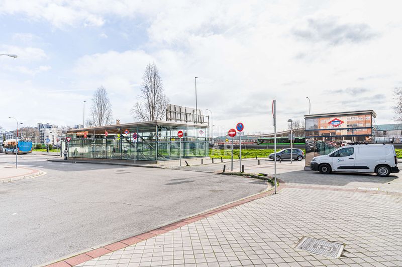 Casa adosada descubre el lujo y la comodidad en este impresionante chalet individual, ubicado en el barrio de cuatro vientos, en el distrito de en Madrid - Imagen 34