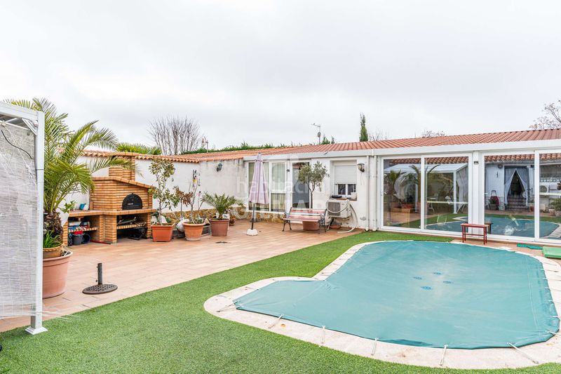 Casa adosada descubre el lujo y la comodidad en este impresionante chalet individual, ubicado en el barrio de cuatro vientos, en el distrito de en Madrid - Imagen 27